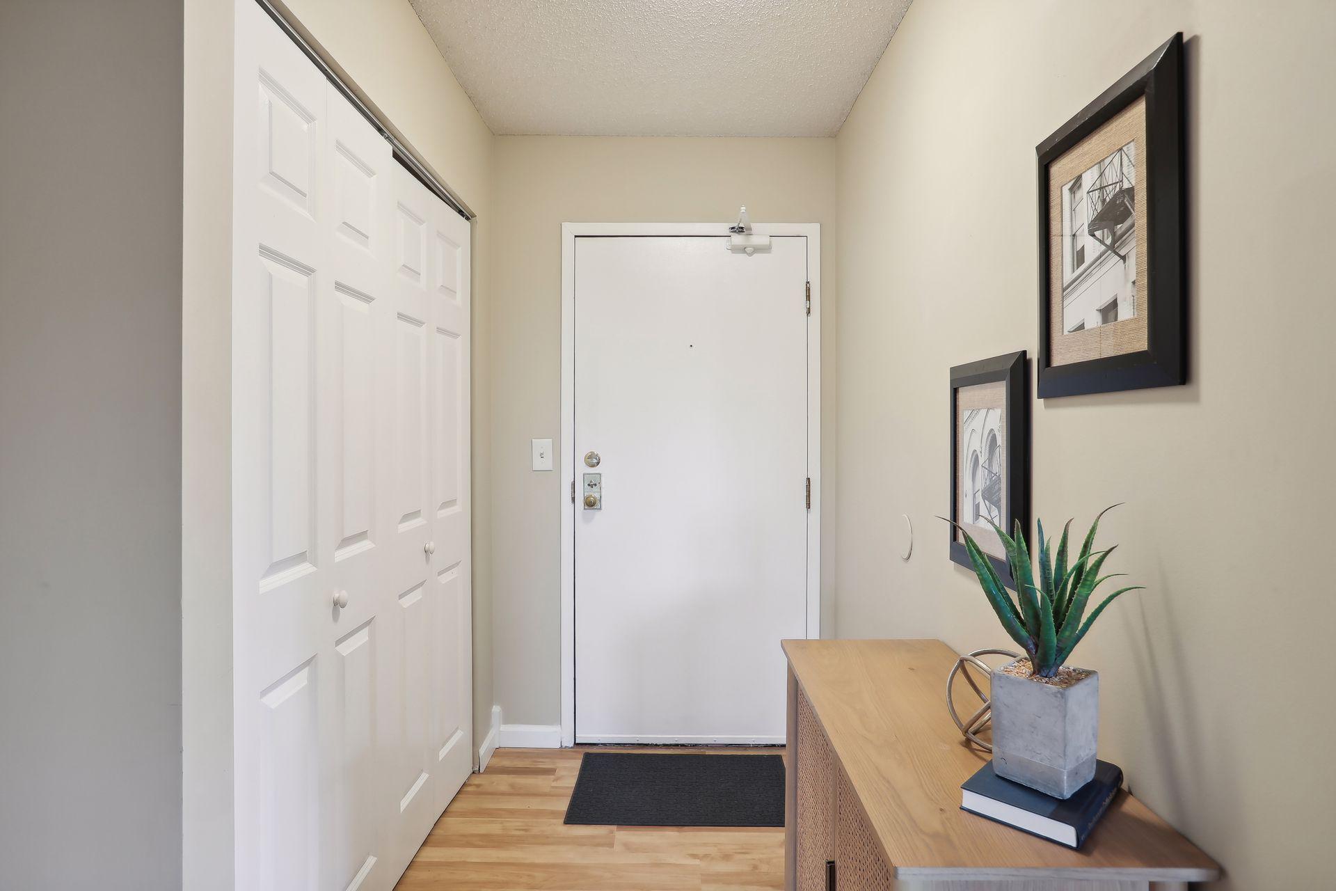78 10th Street E Unit: 609