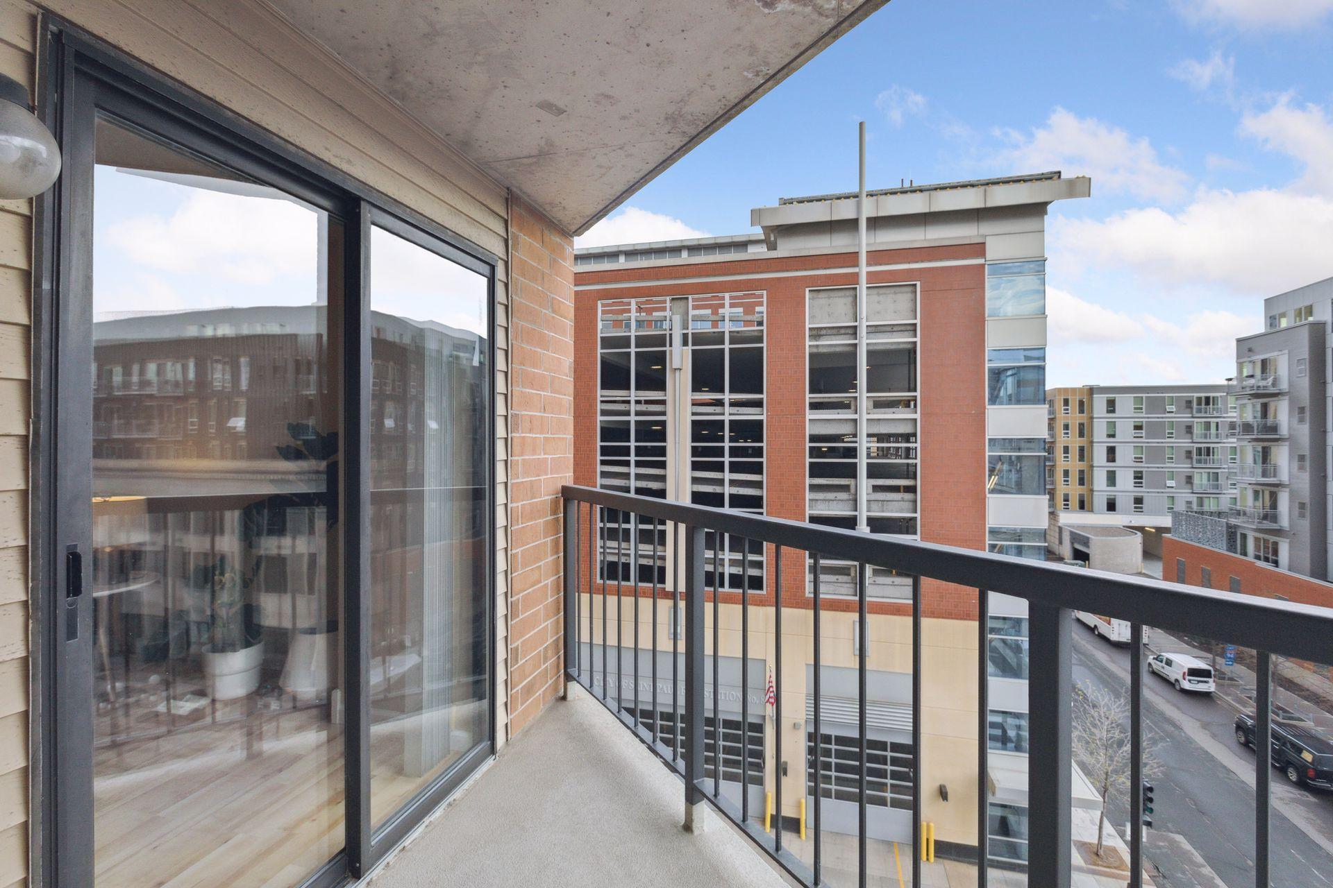 78 10th Street E Unit: 609