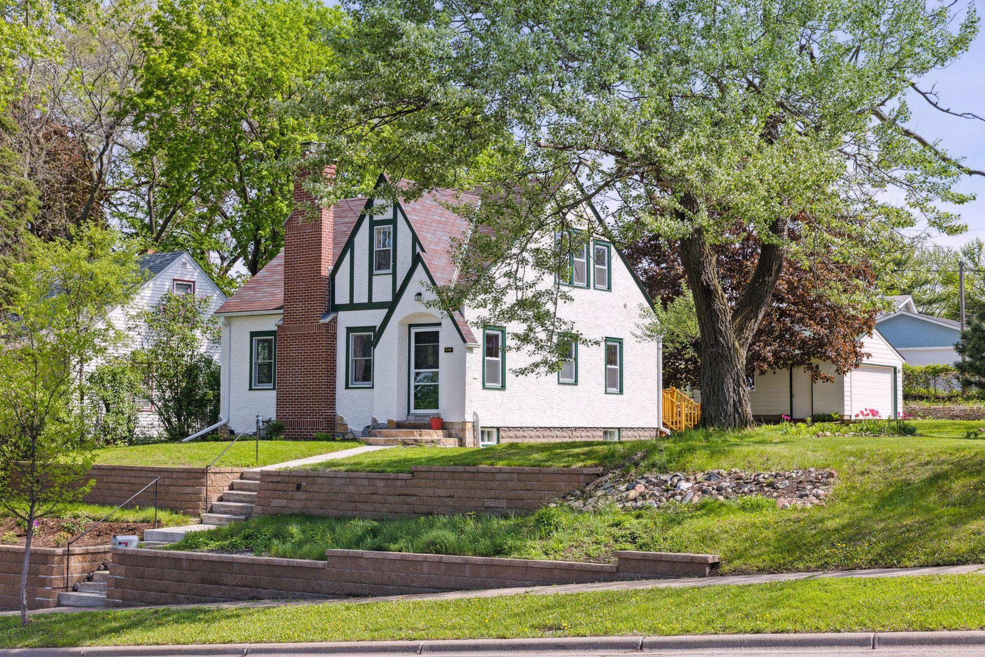 202 Page Street W