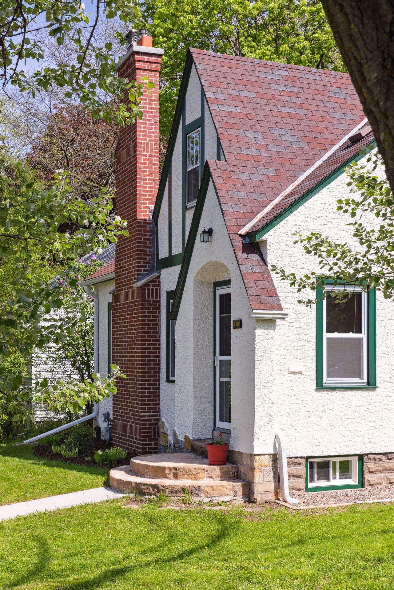 202 Page Street W