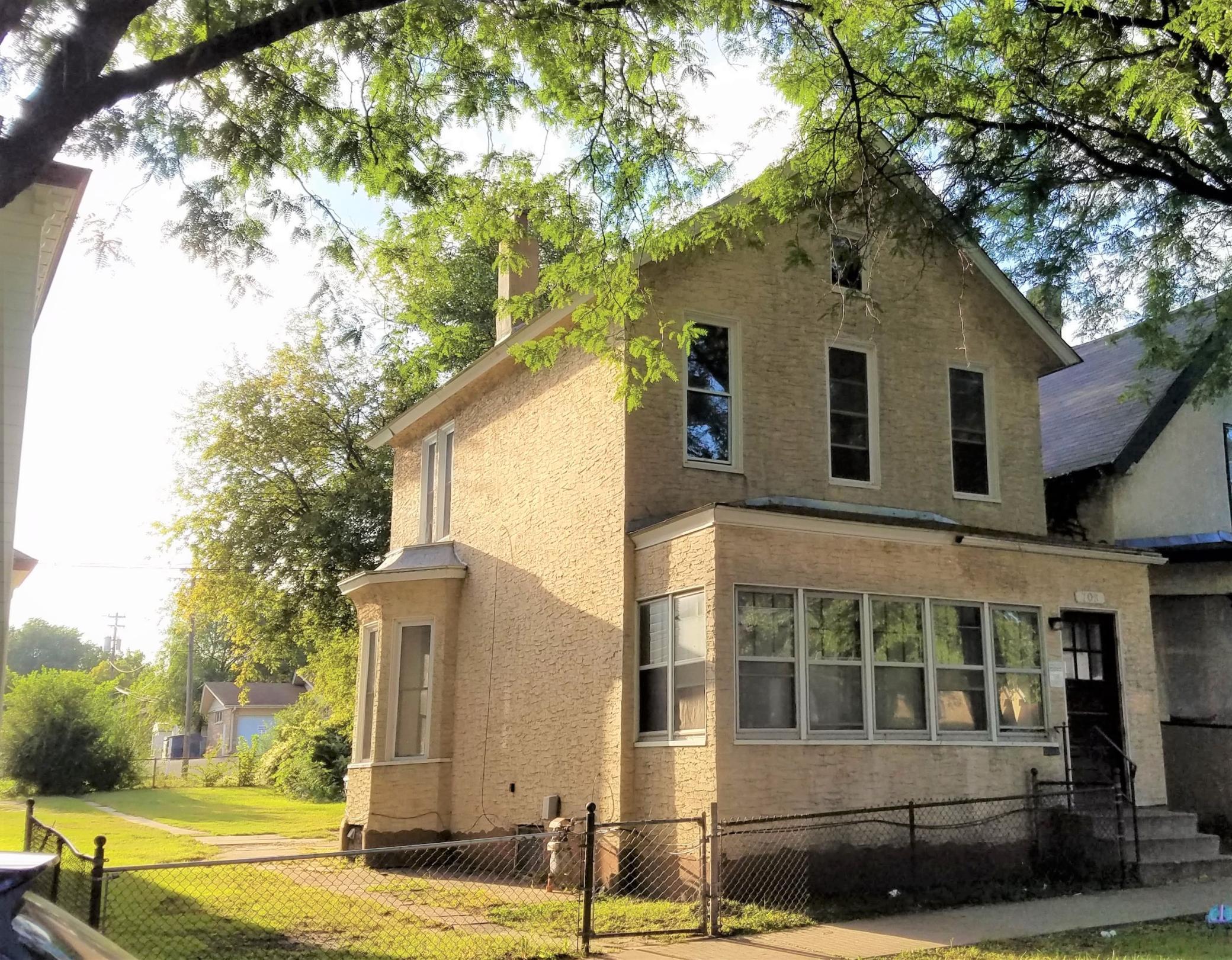 709 Bedford Street