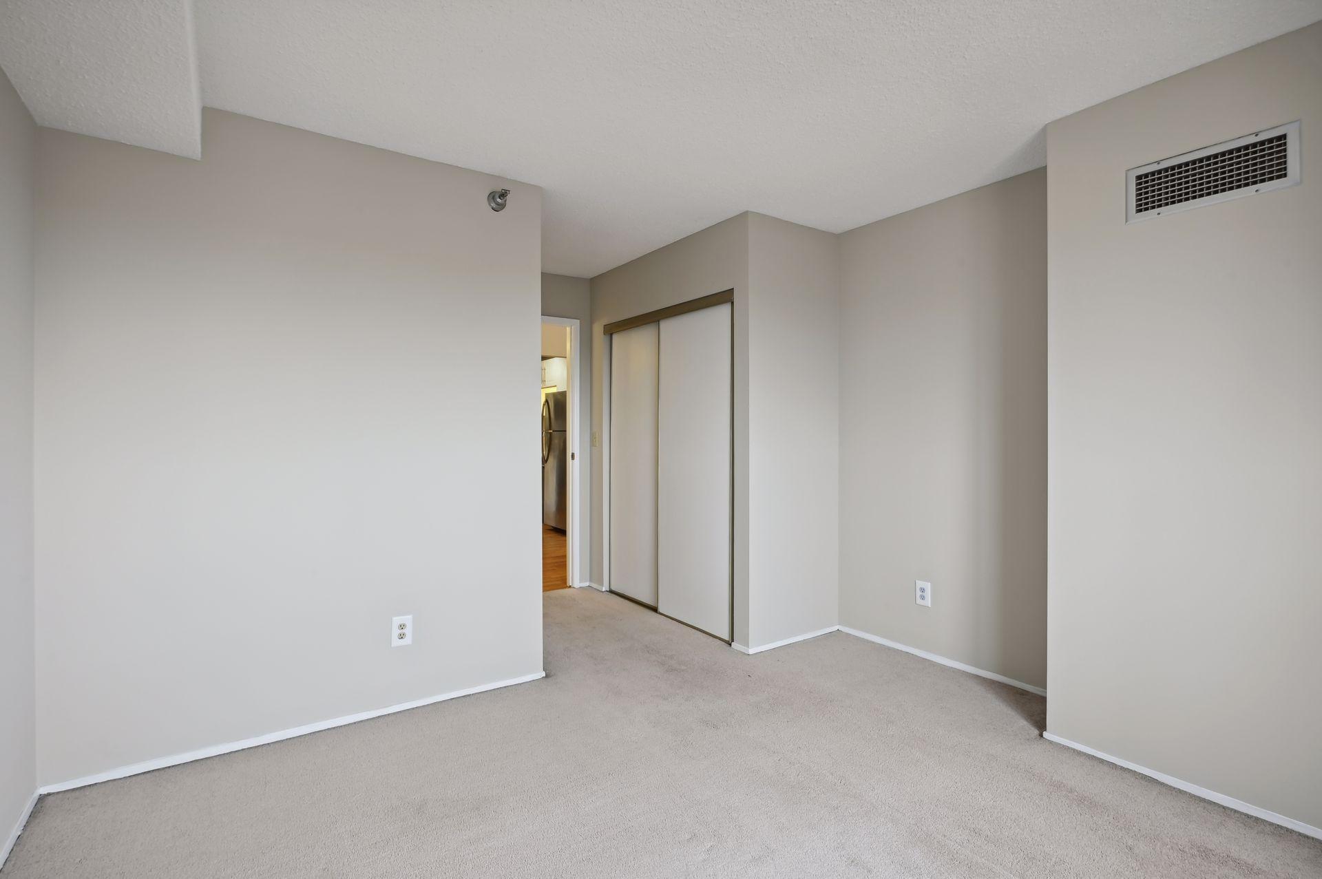 78 10th Street E Unit: 1603