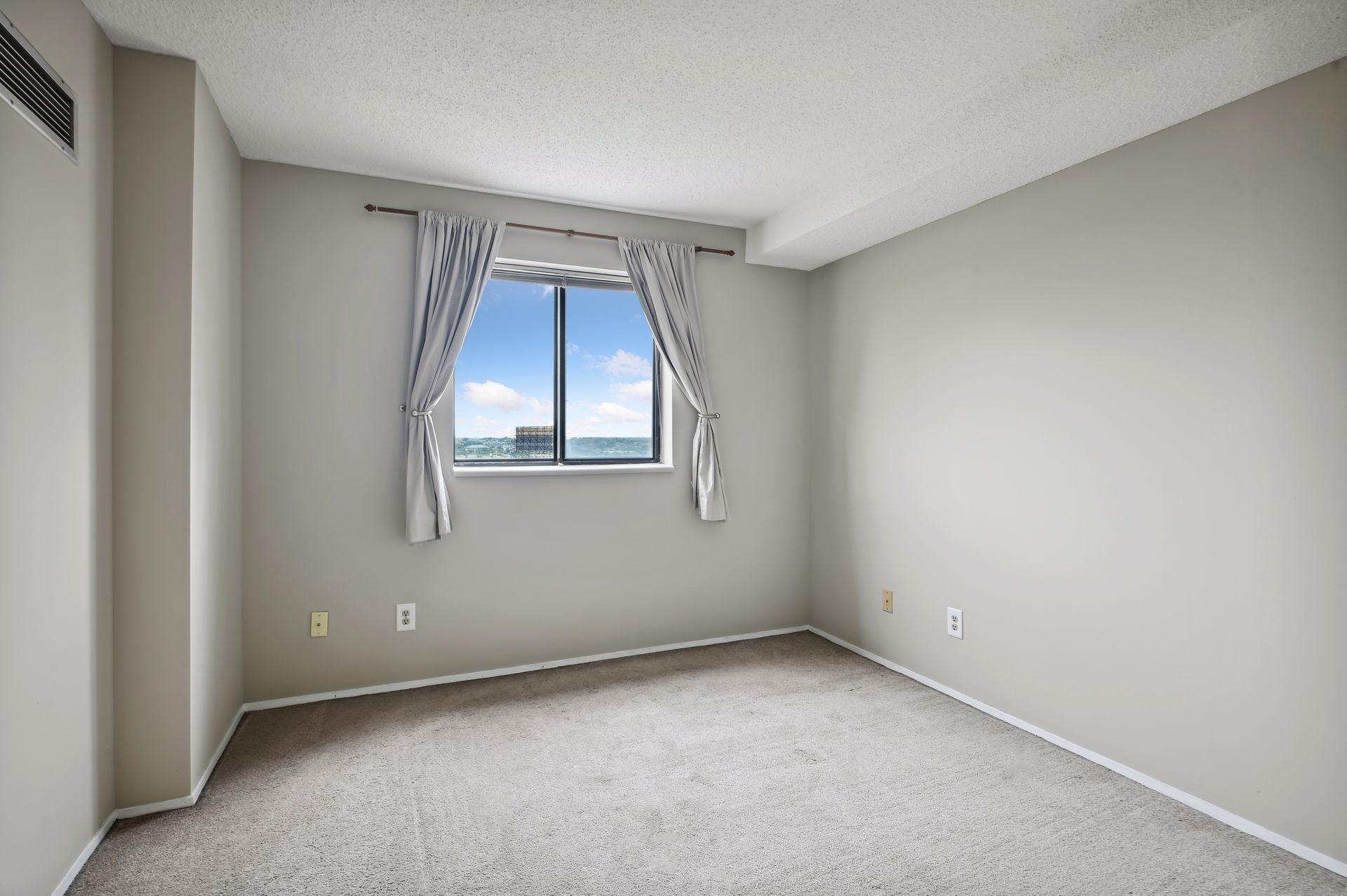 78 10th Street E Unit: 1603