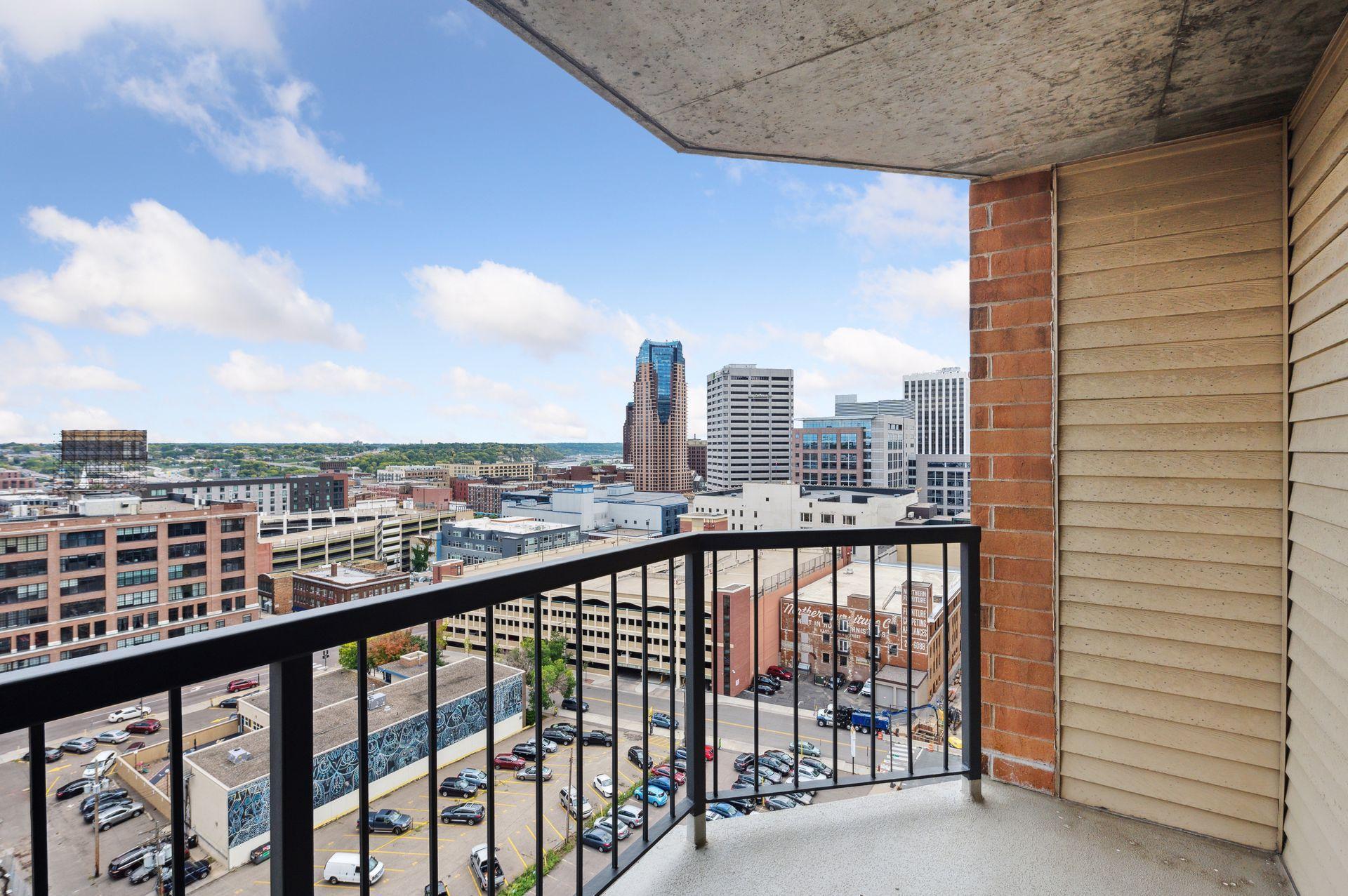 78 10th Street E Unit: 1603