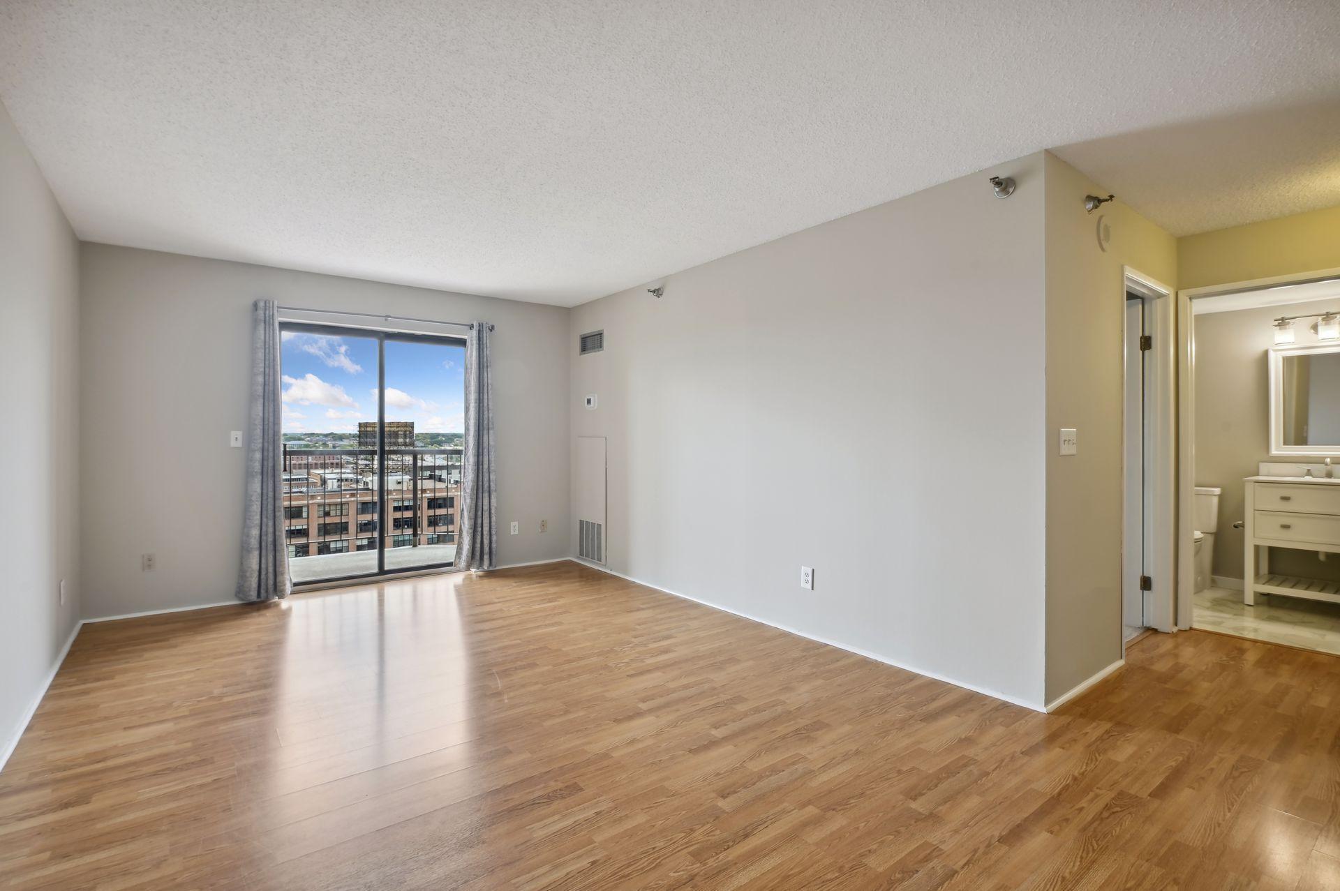 78 10th Street E Unit: 1603