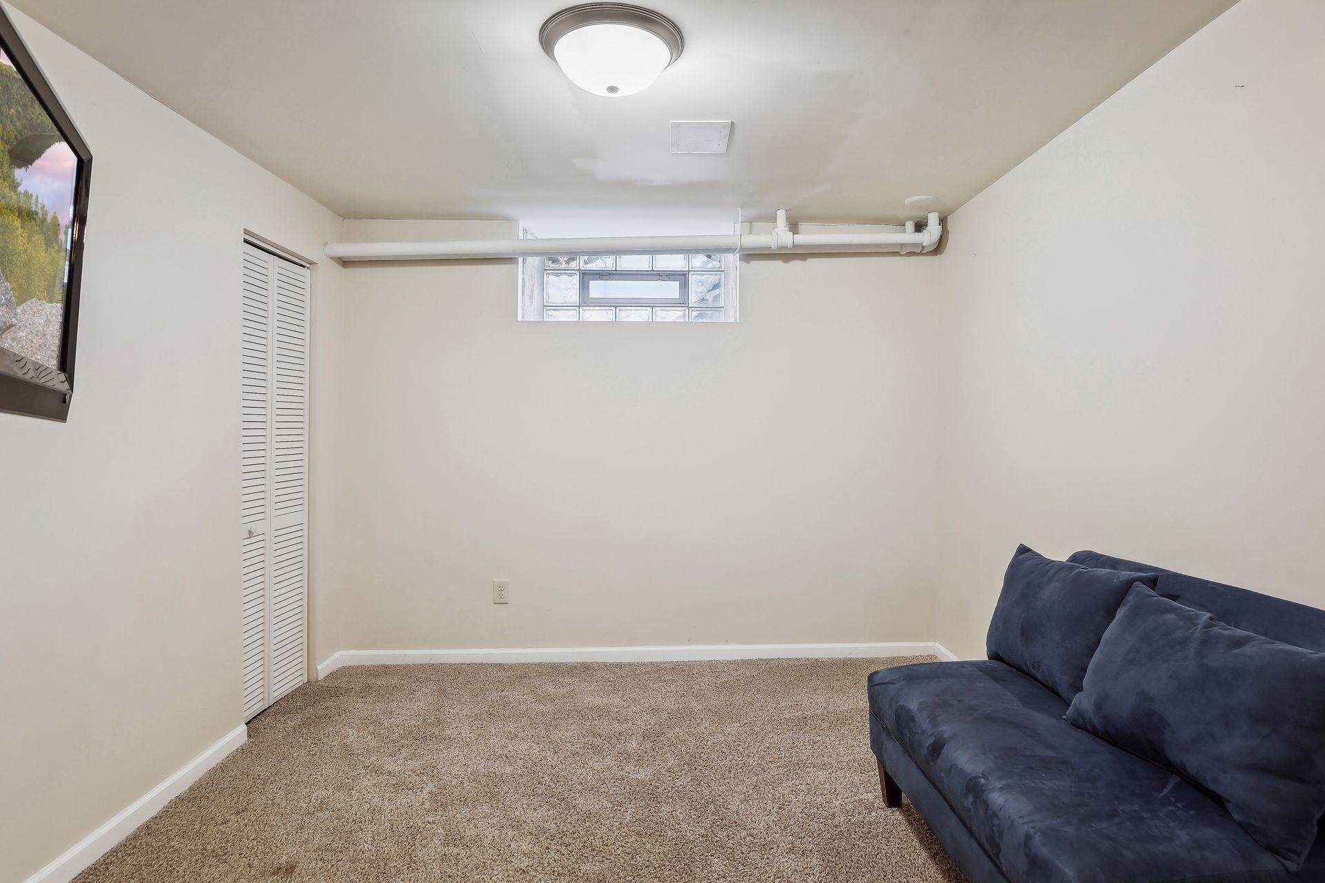 2001 Laurel Avenue
