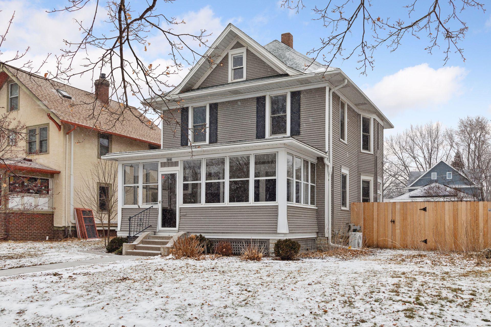 2001 Laurel Avenue