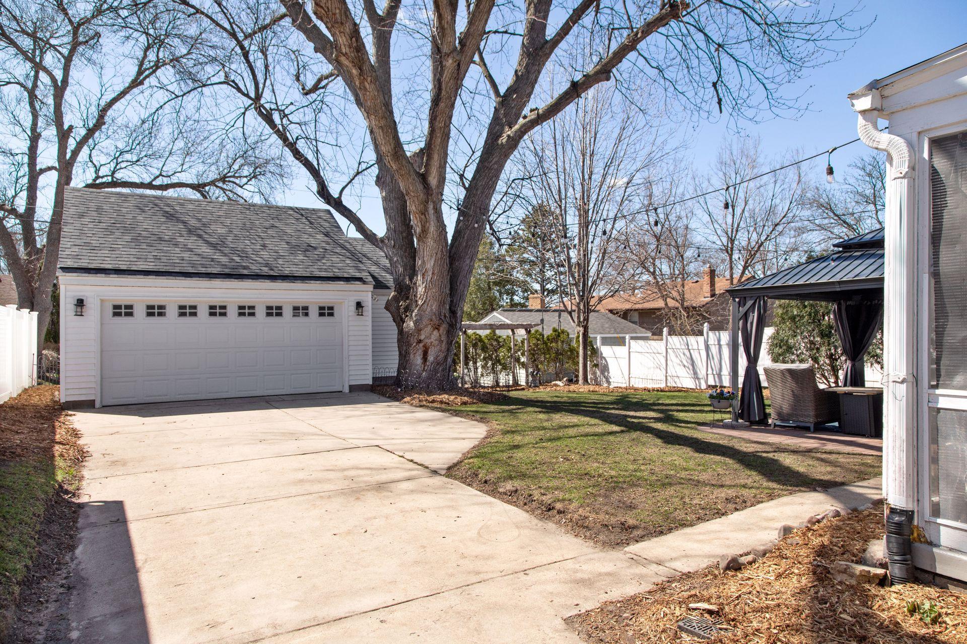2234 Eleanor Avenue