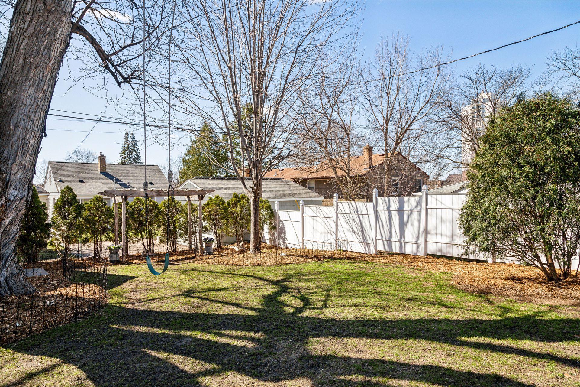 2234 Eleanor Avenue