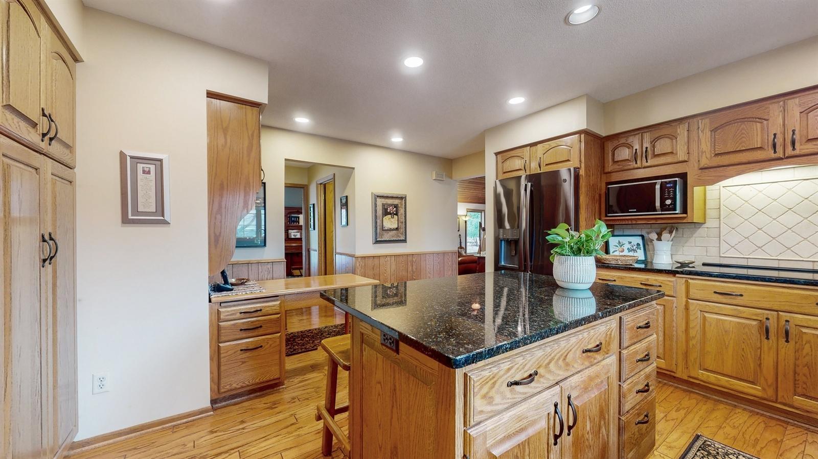 235 W Kraft Road