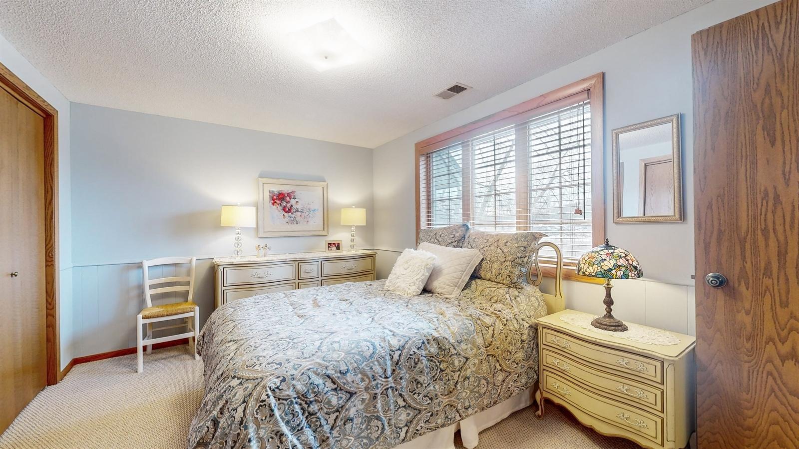 235 W Kraft Road