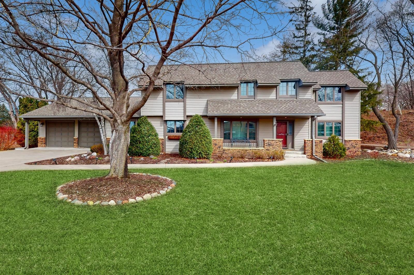 235 W Kraft Road