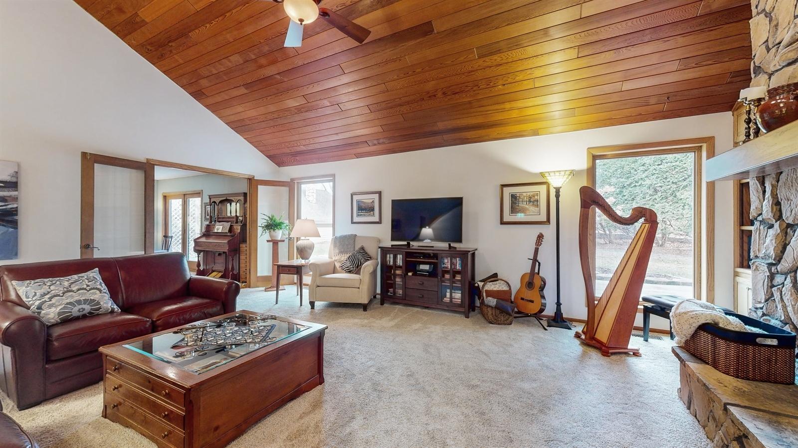 235 W Kraft Road