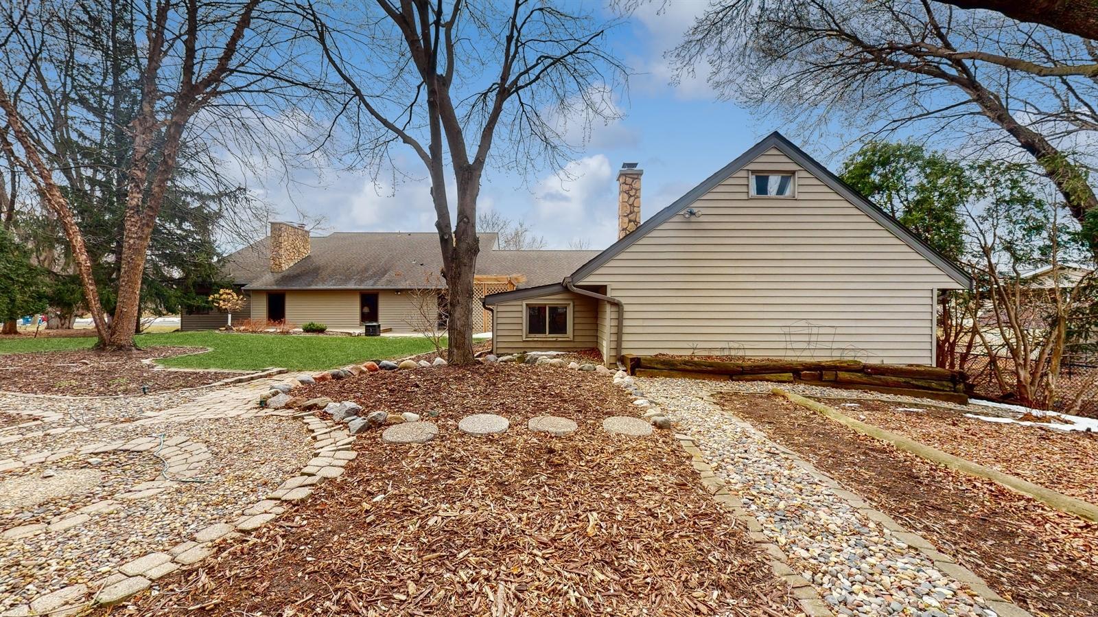 235 W Kraft Road