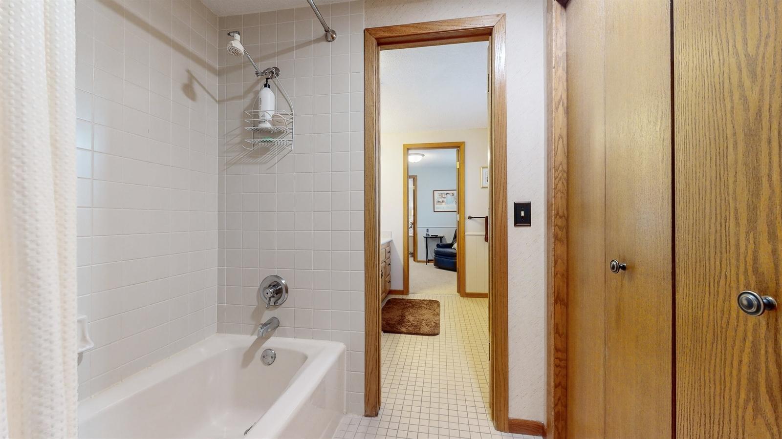 235 W Kraft Road