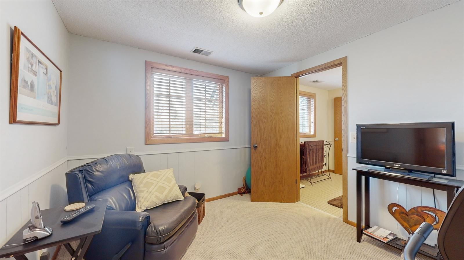 235 W Kraft Road