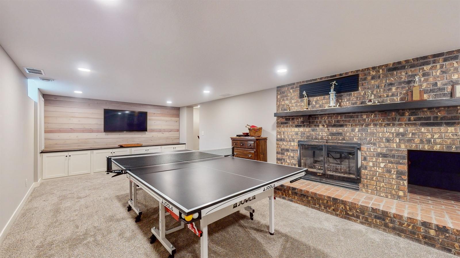235 W Kraft Road