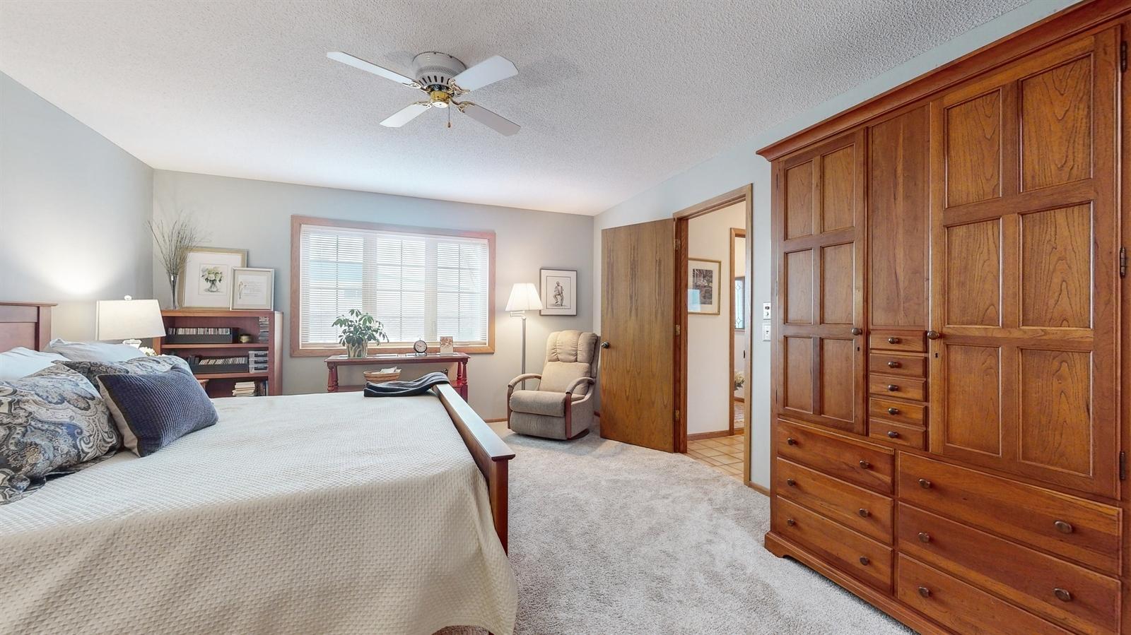 235 W Kraft Road
