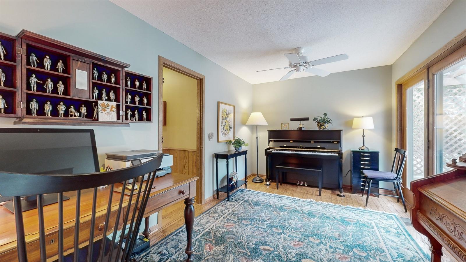 235 W Kraft Road