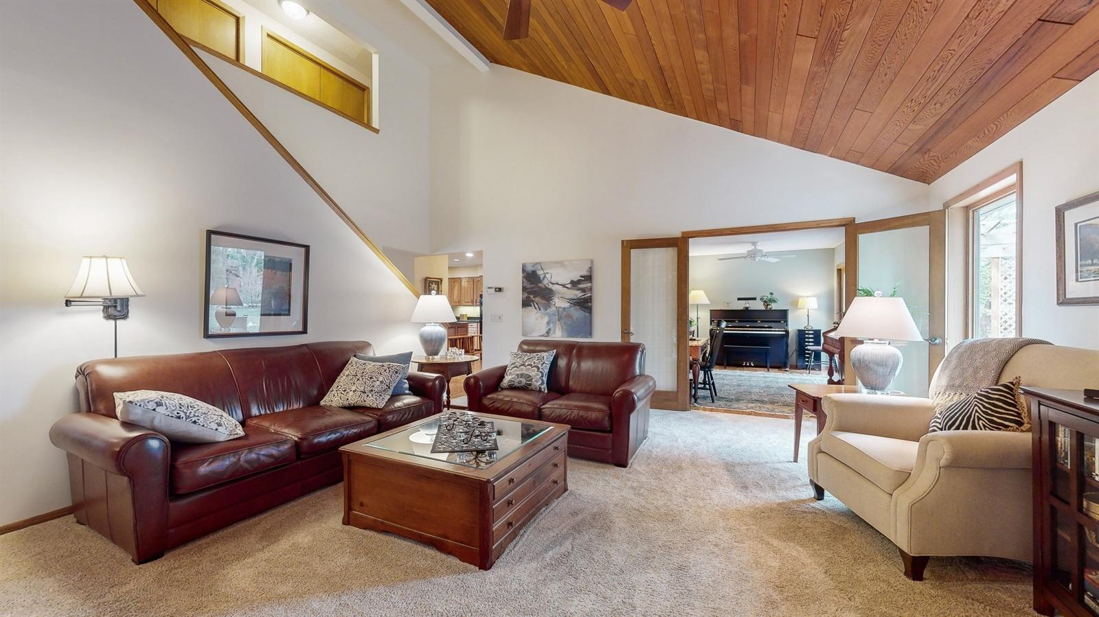 235 W Kraft Road