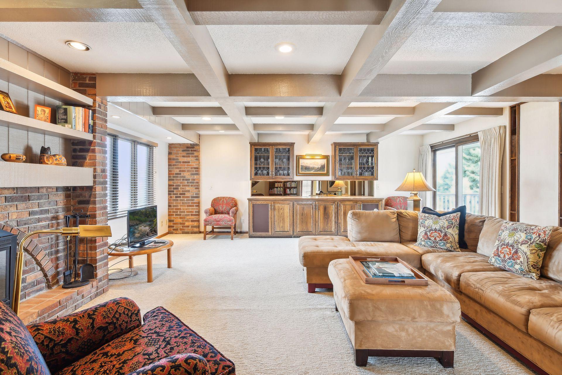 721 Stanwich Lane