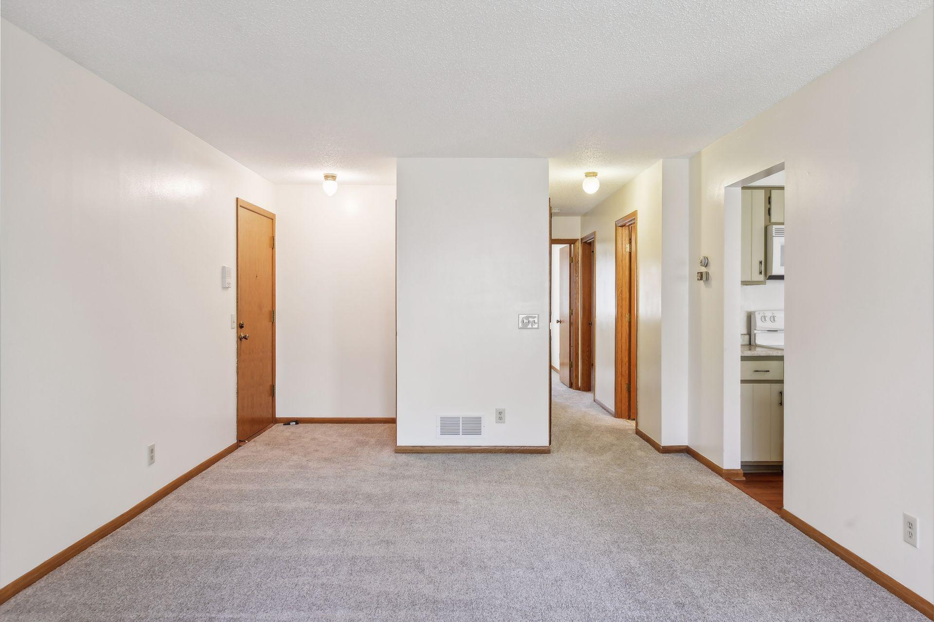 1899 Fox Ridge Drive Unit: B