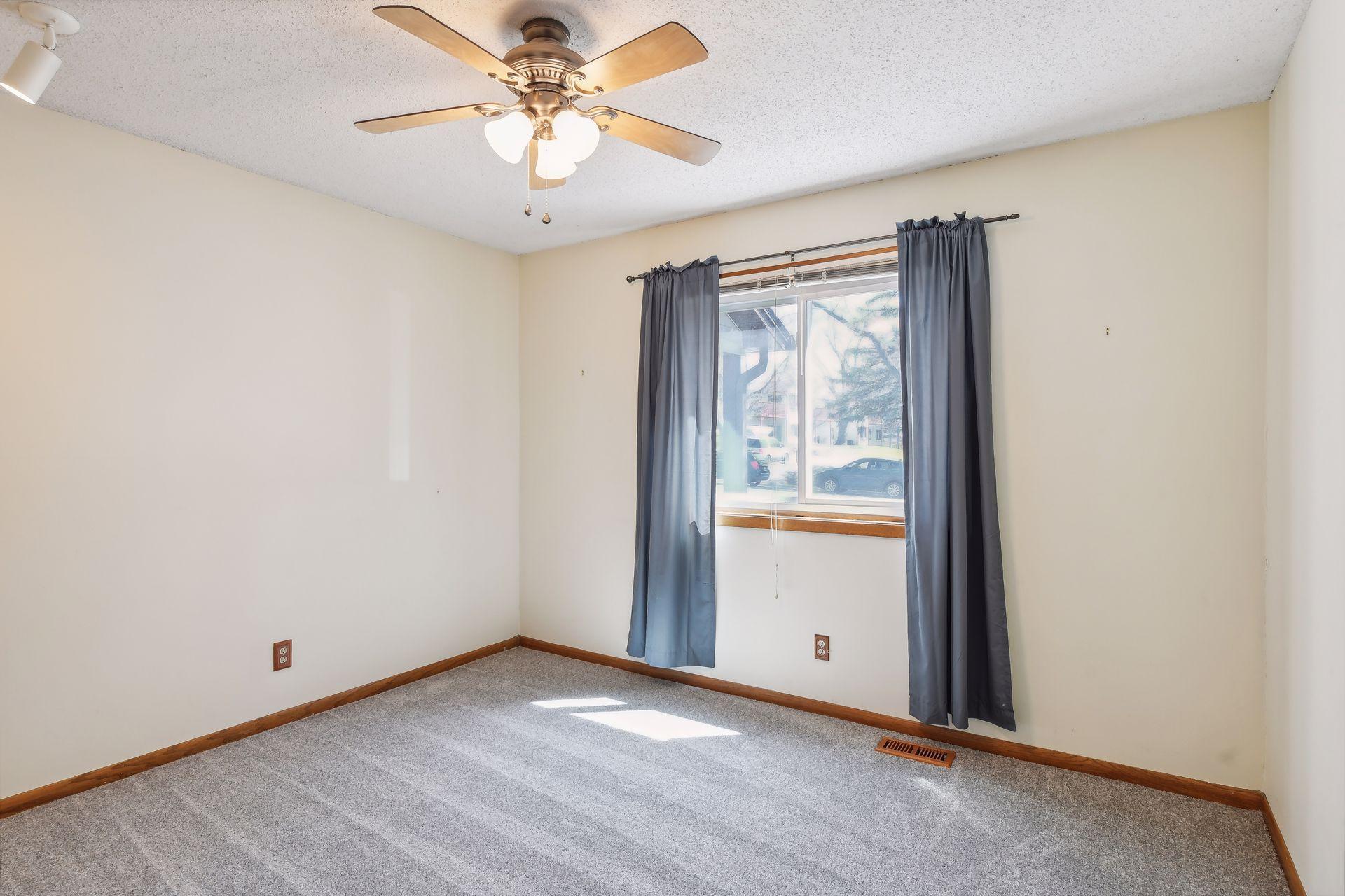1899 Fox Ridge Drive Unit: B