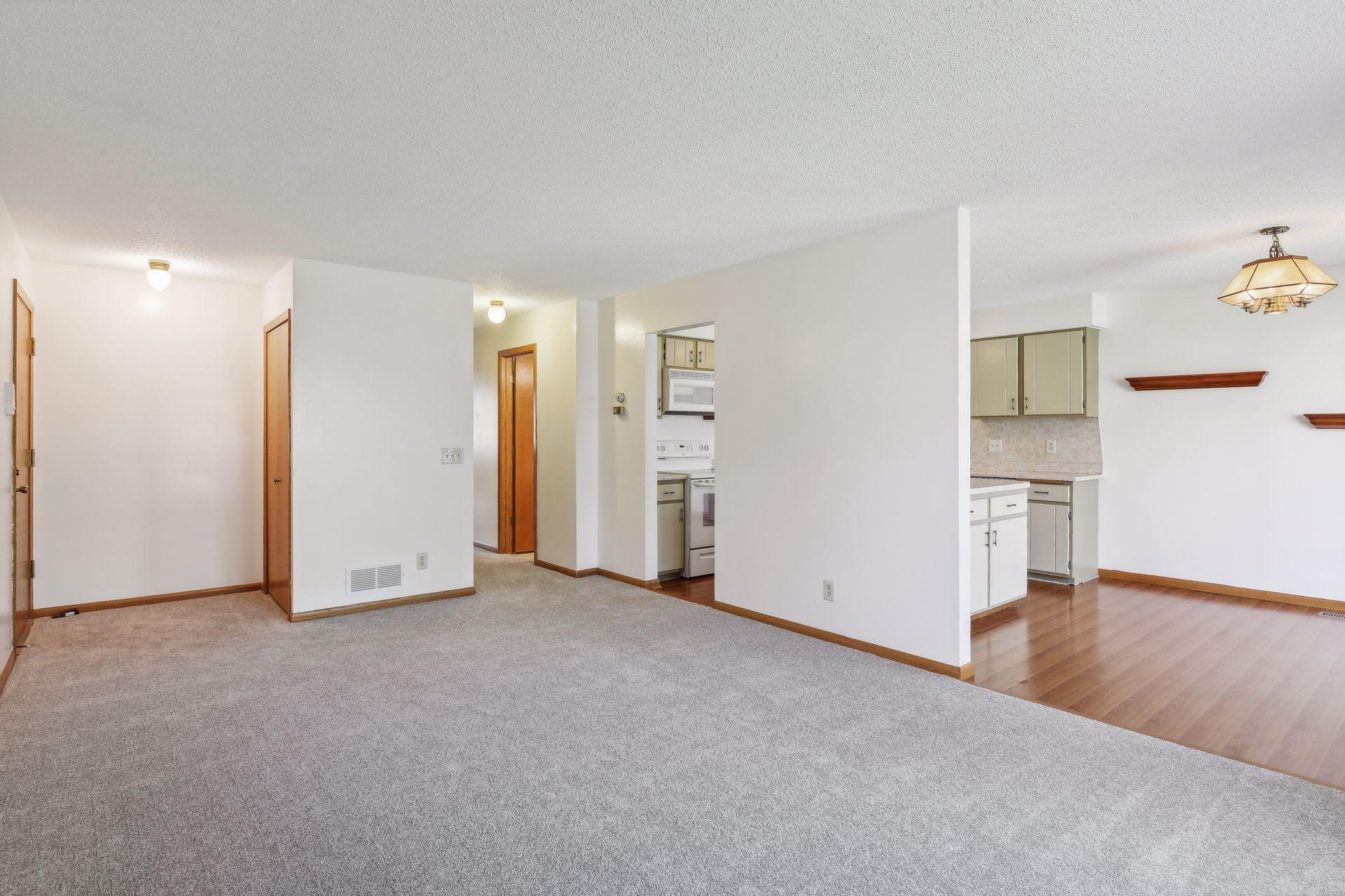 1899 Fox Ridge Drive Unit: B