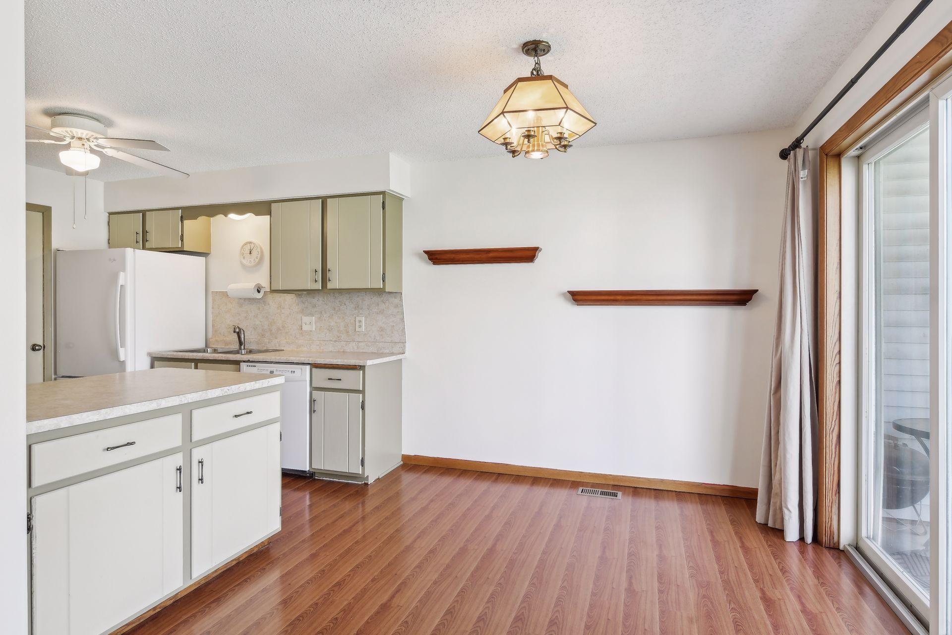 1899 Fox Ridge Drive Unit: B