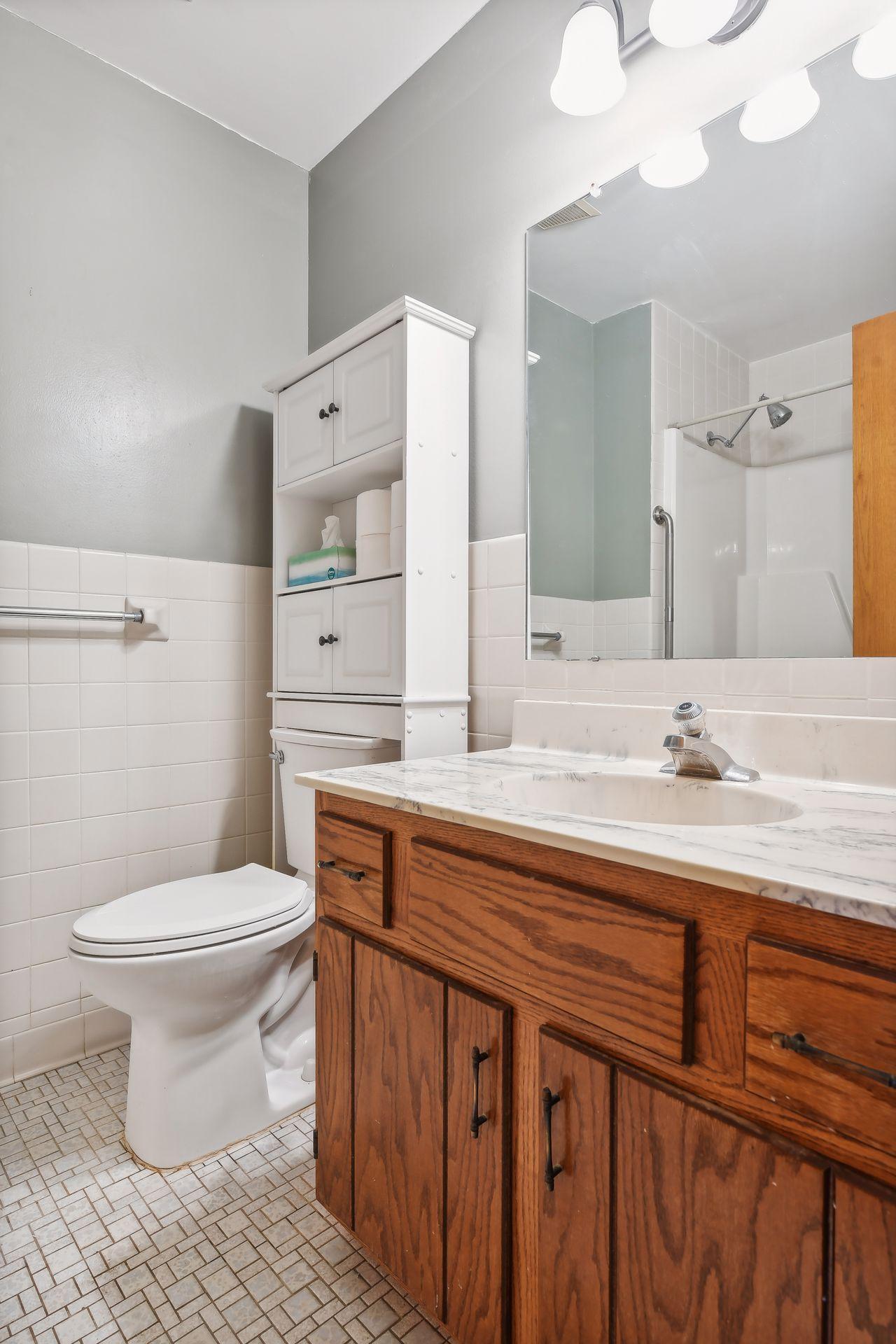1899 Fox Ridge Drive Unit: B
