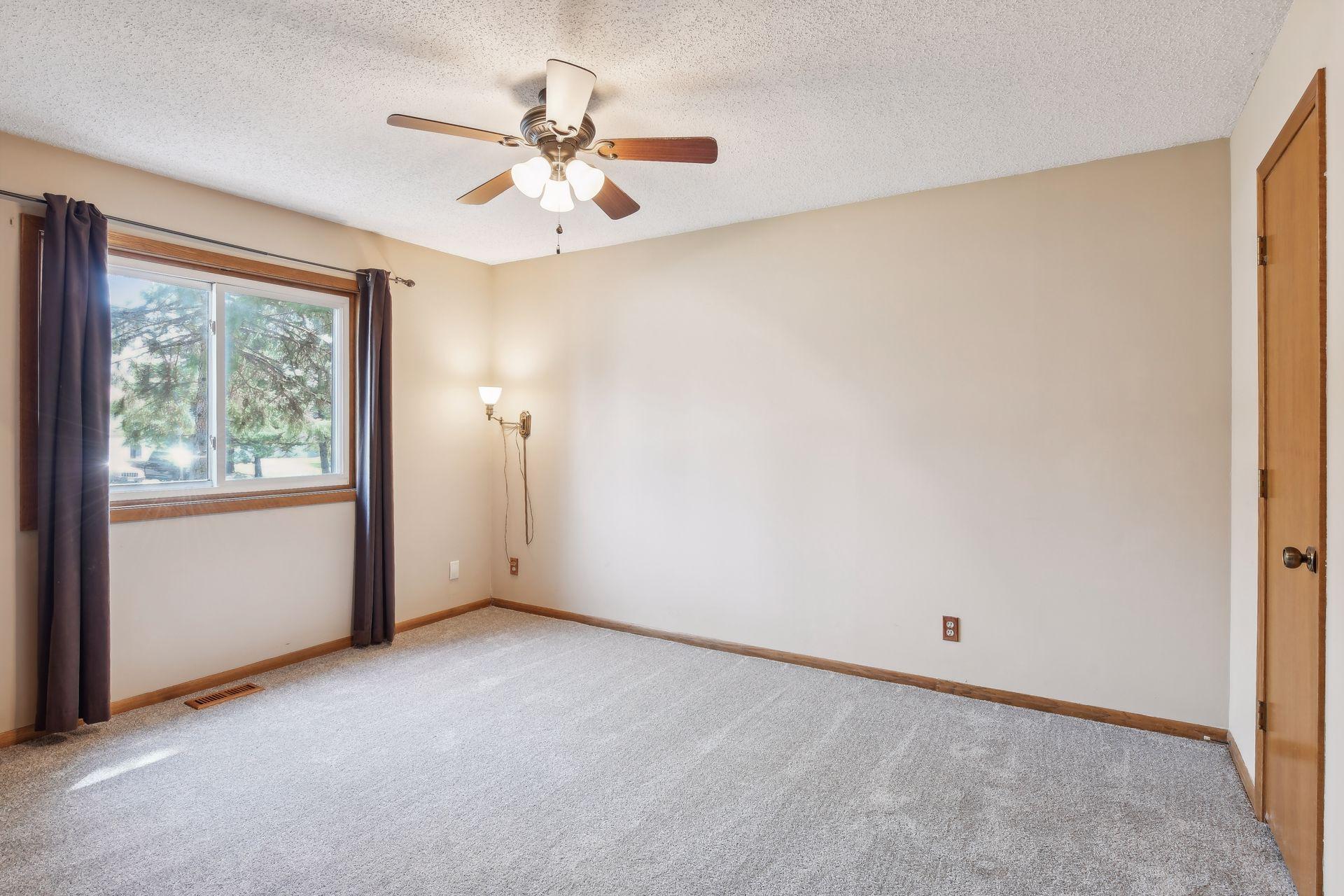 1899 Fox Ridge Drive Unit: B