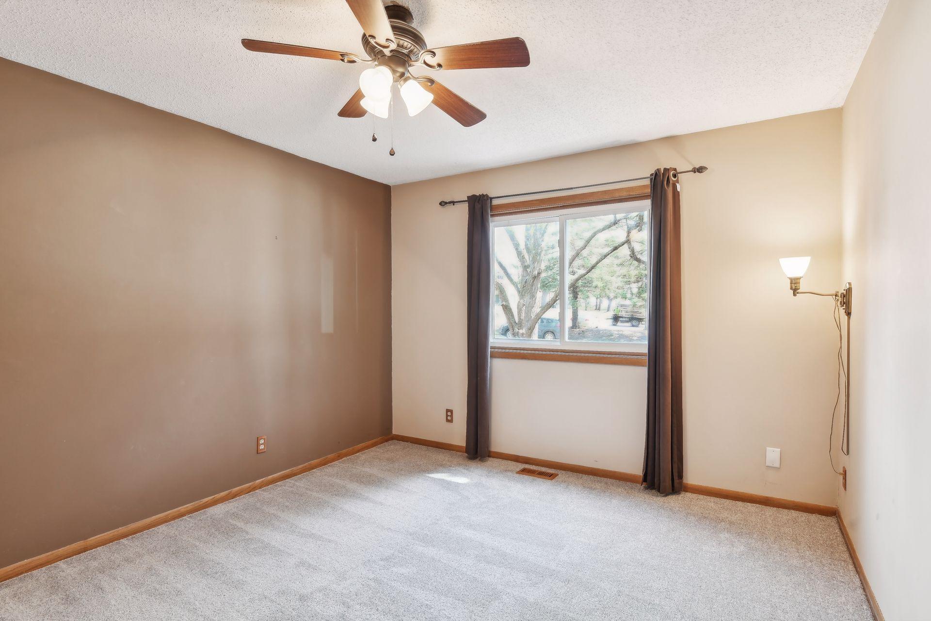 1899 Fox Ridge Drive Unit: B