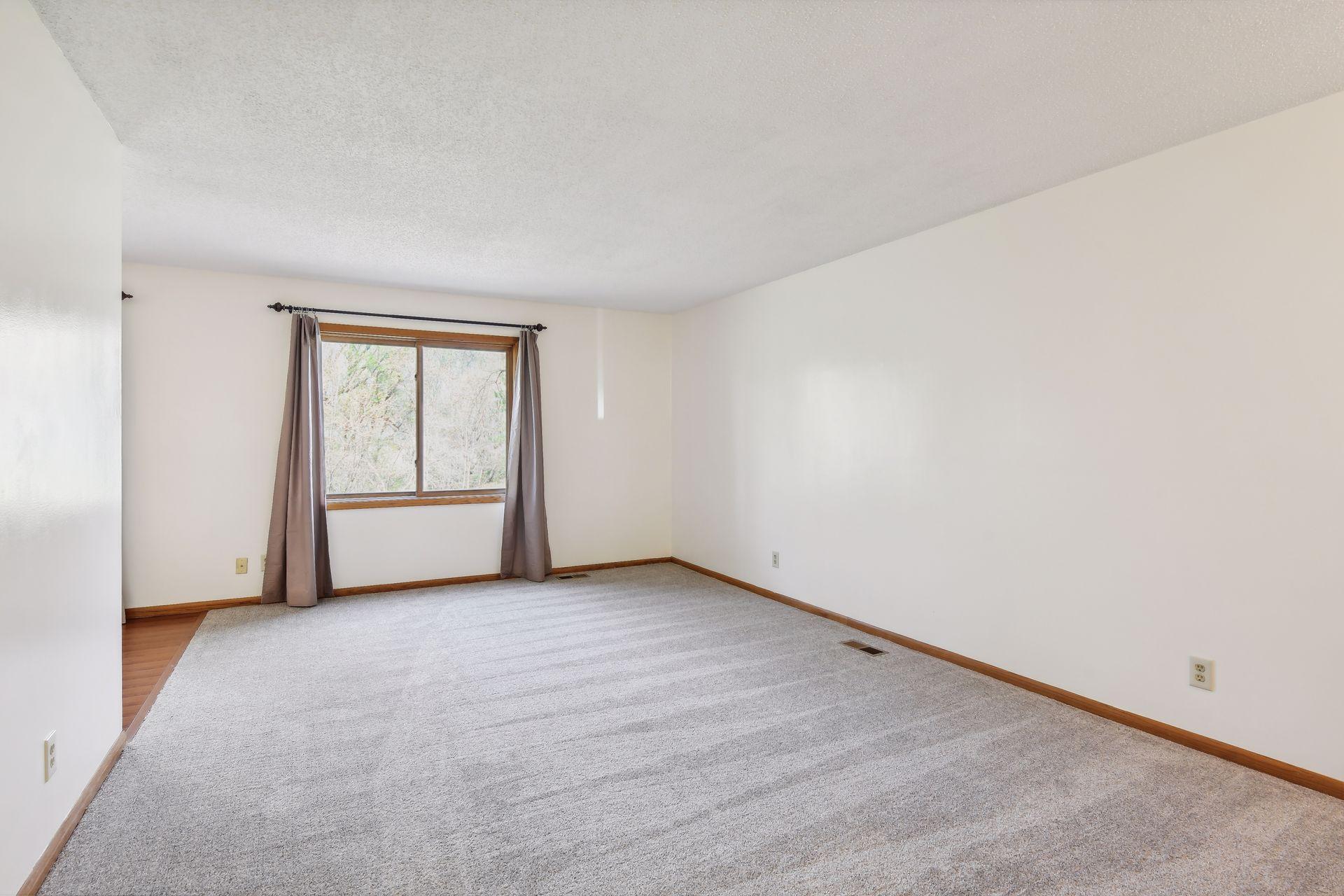 1899 Fox Ridge Drive Unit: B