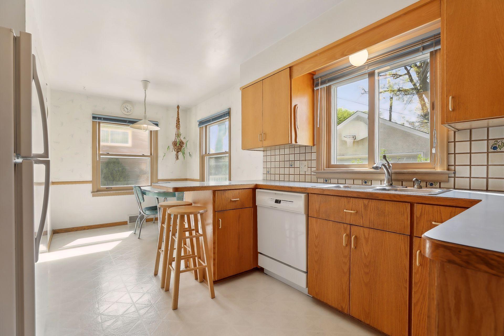 1706 Edgewater Boulevard