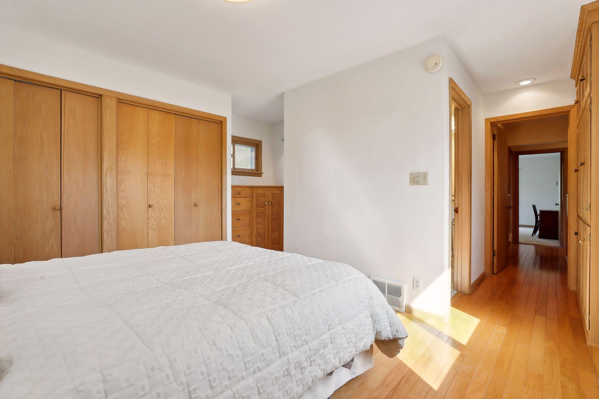 1706 Edgewater Boulevard