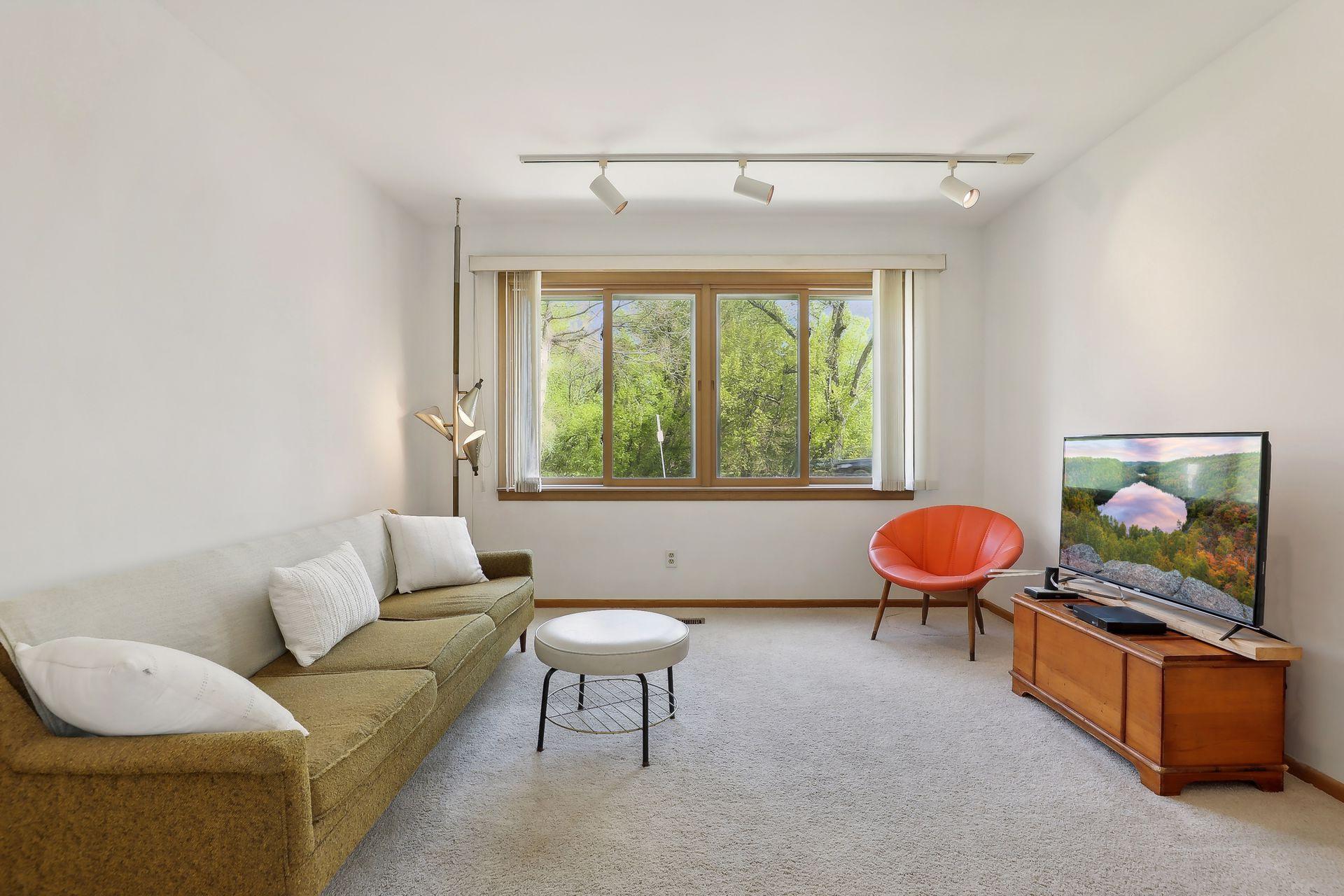1706 Edgewater Boulevard