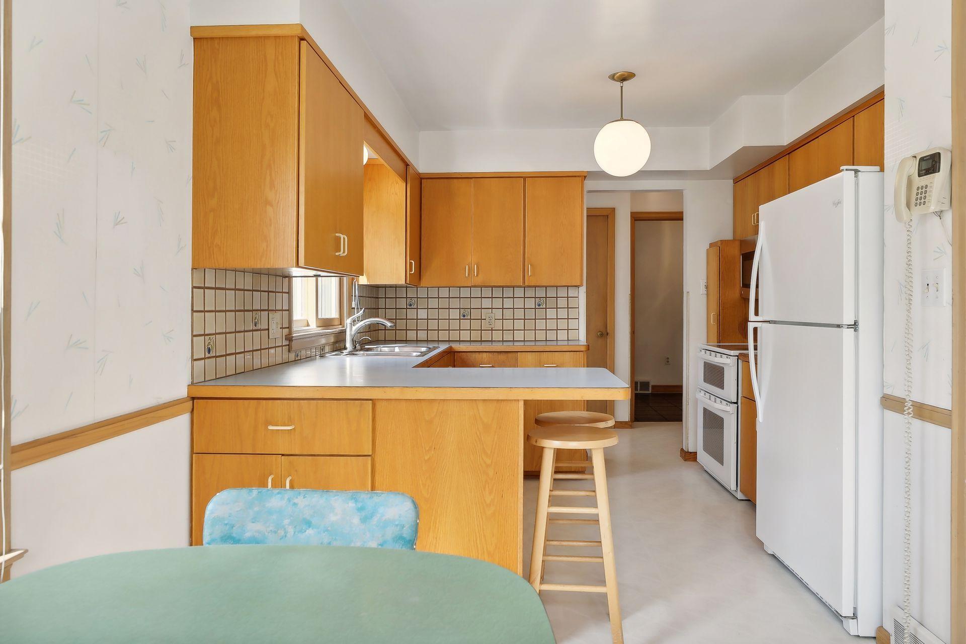 1706 Edgewater Boulevard