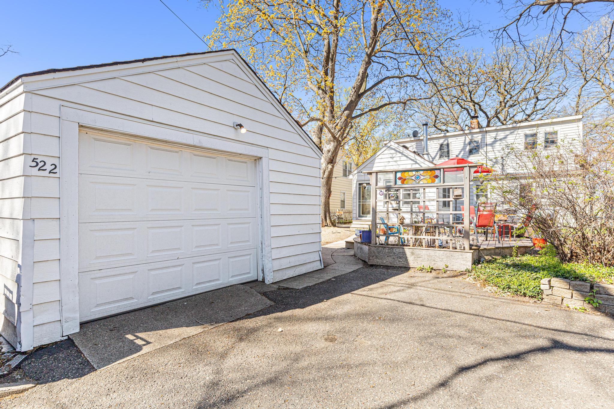 522 Pelham Boulevard