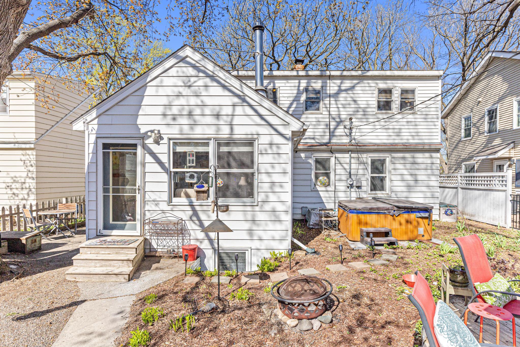 522 Pelham Boulevard
