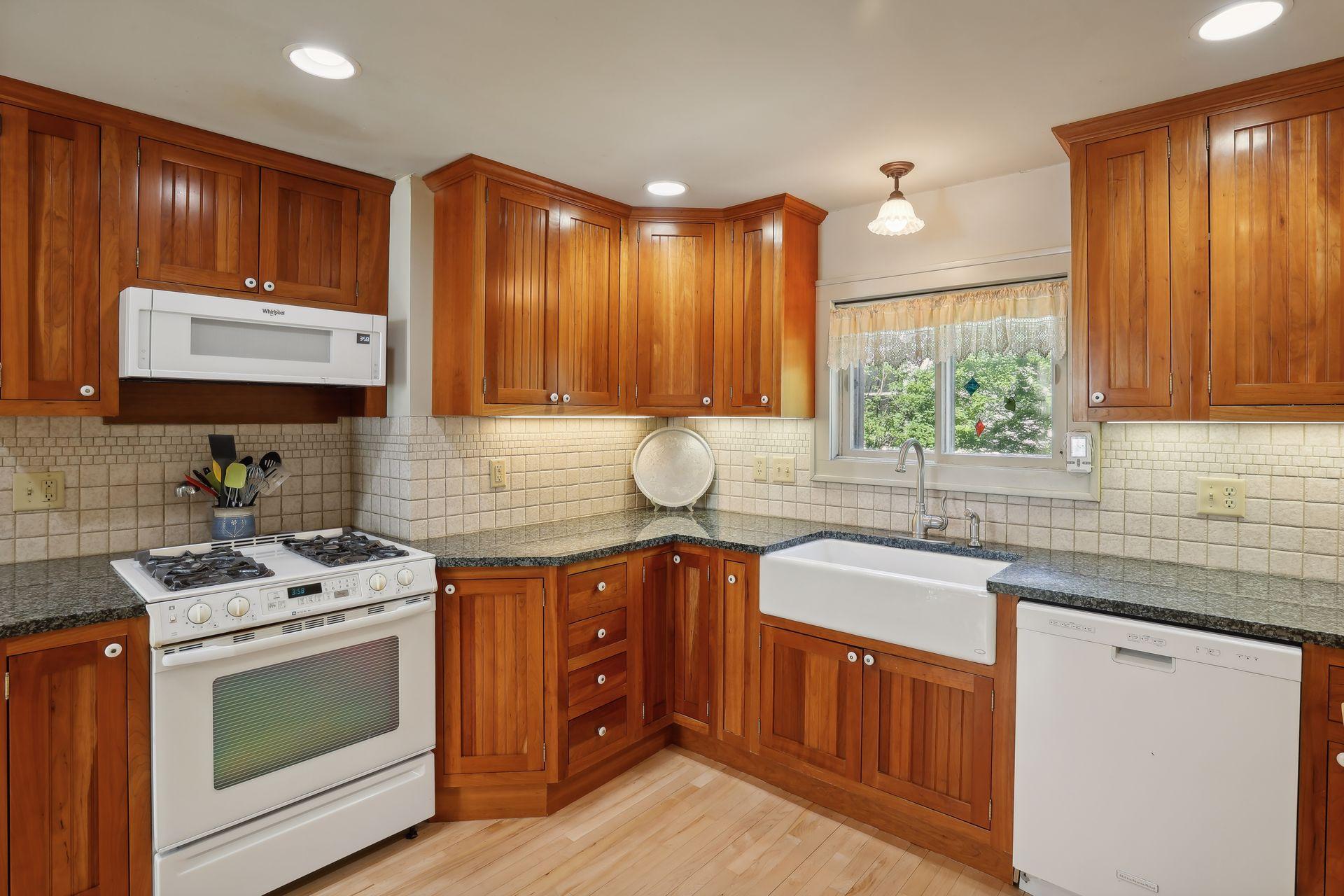 2006 Carroll Avenue