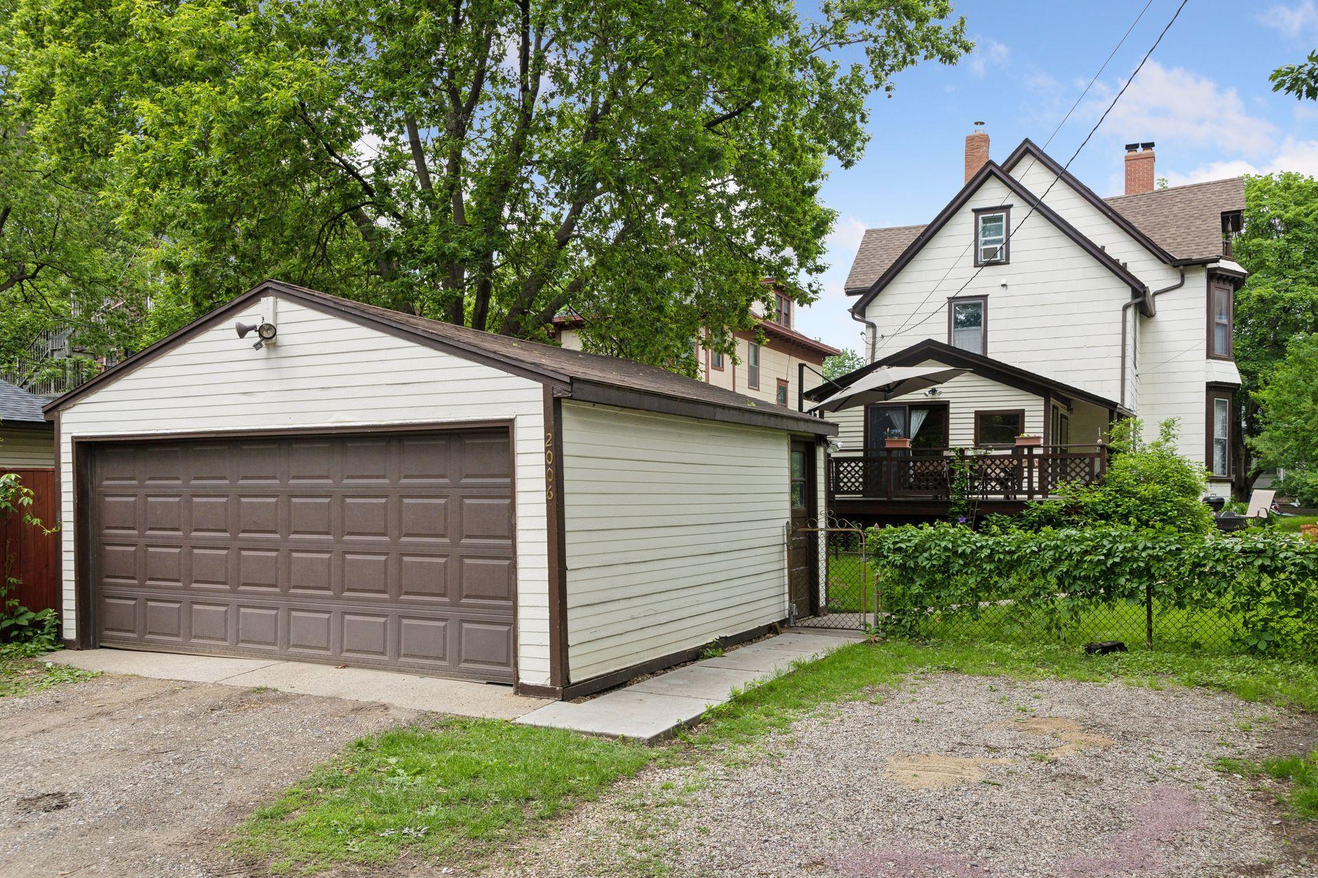 2006 Carroll Avenue