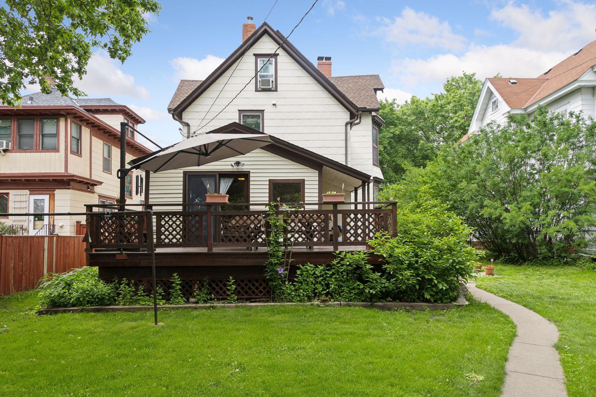 2006 Carroll Avenue