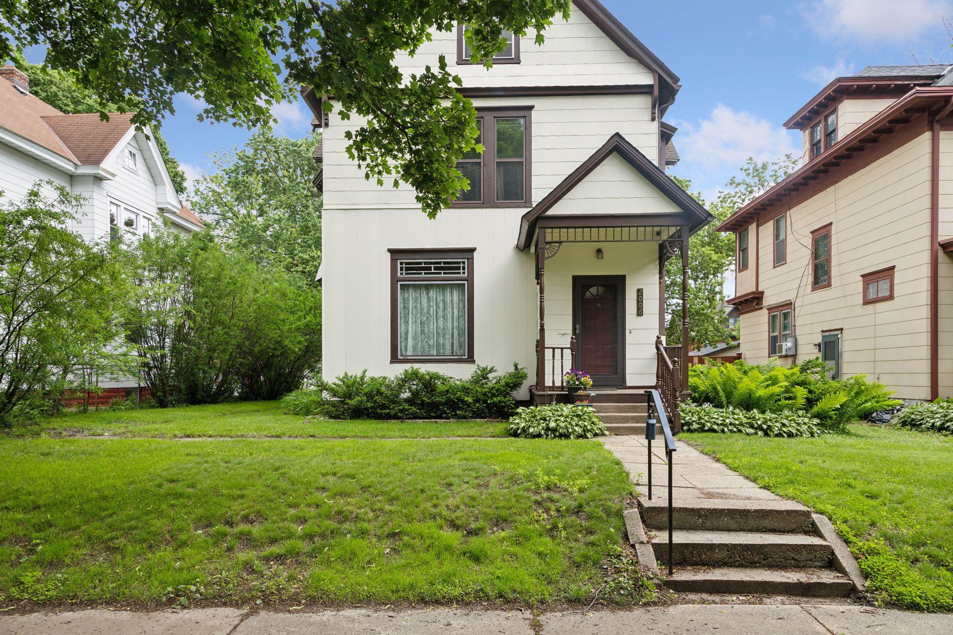 2006 Carroll Avenue