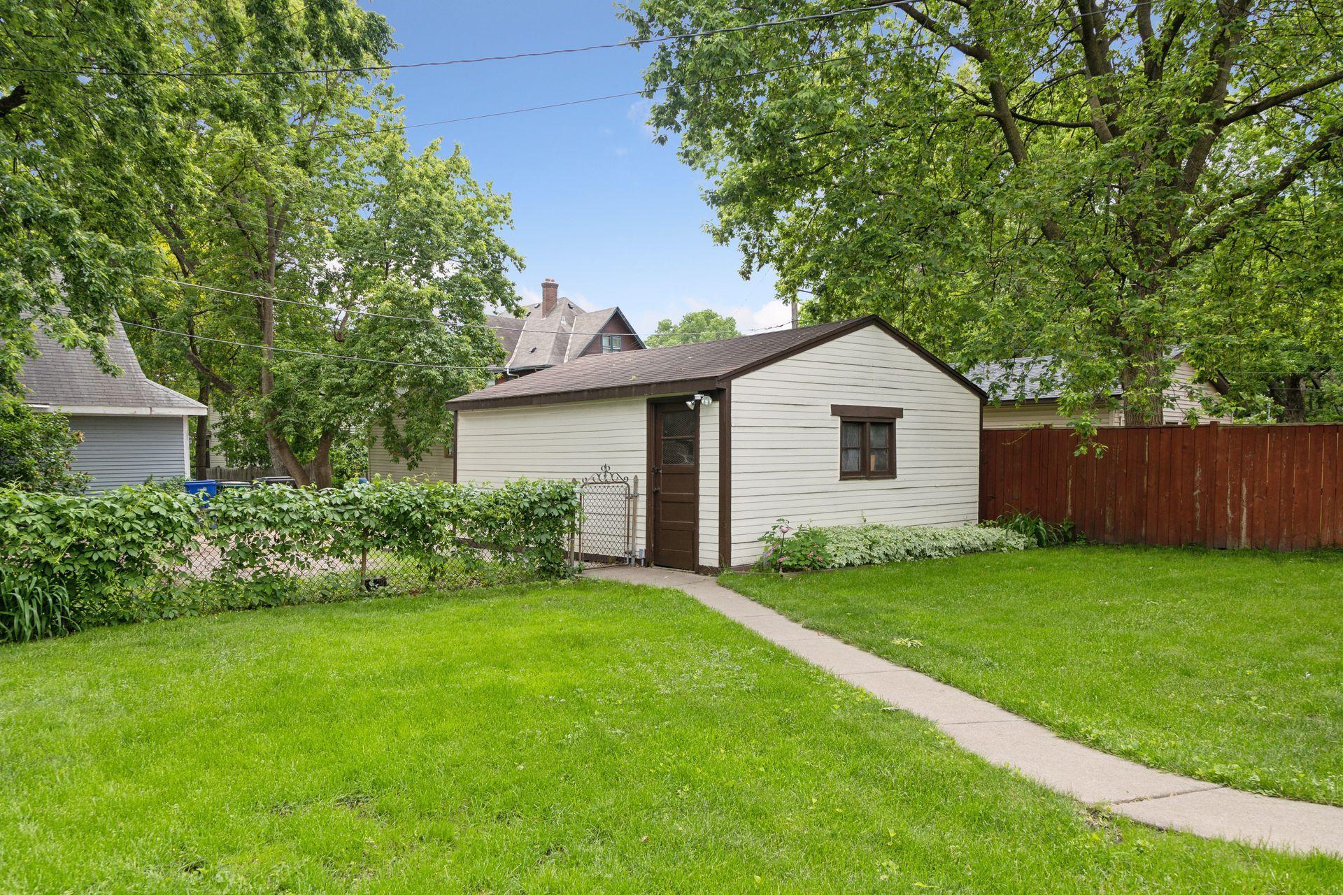 2006 Carroll Avenue