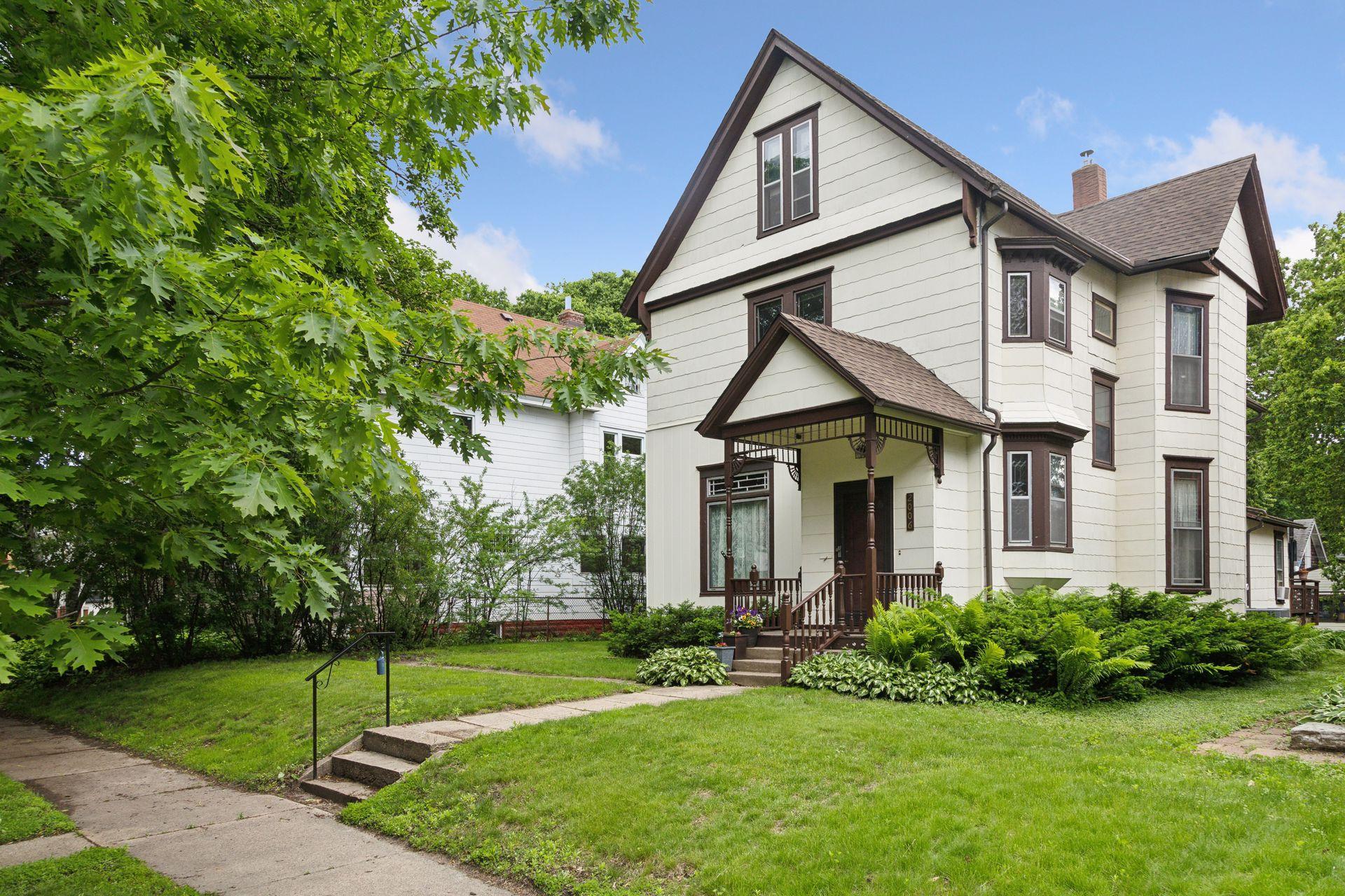 2006 Carroll Avenue