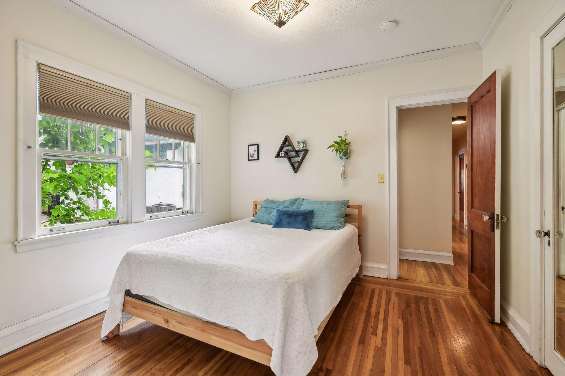 3612 Colfax Avenue S Unit: 102
