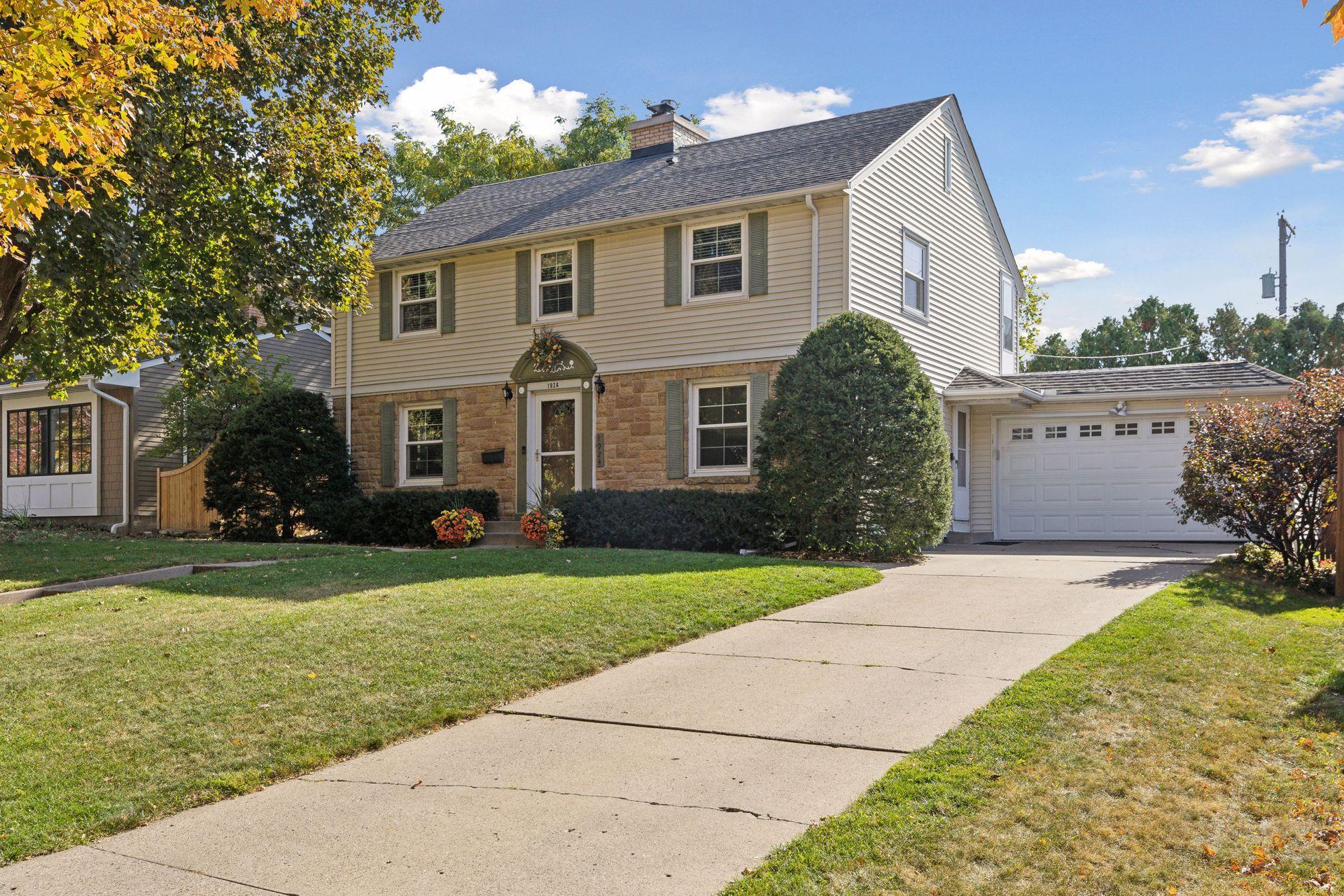 1924 Pinehurst Avenue