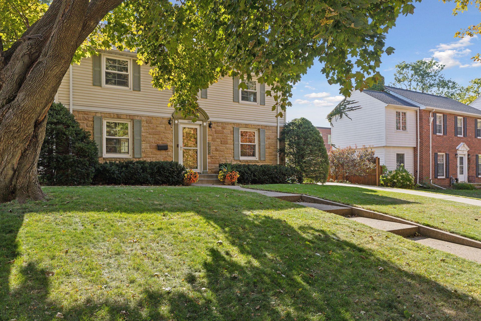 1924 Pinehurst Avenue