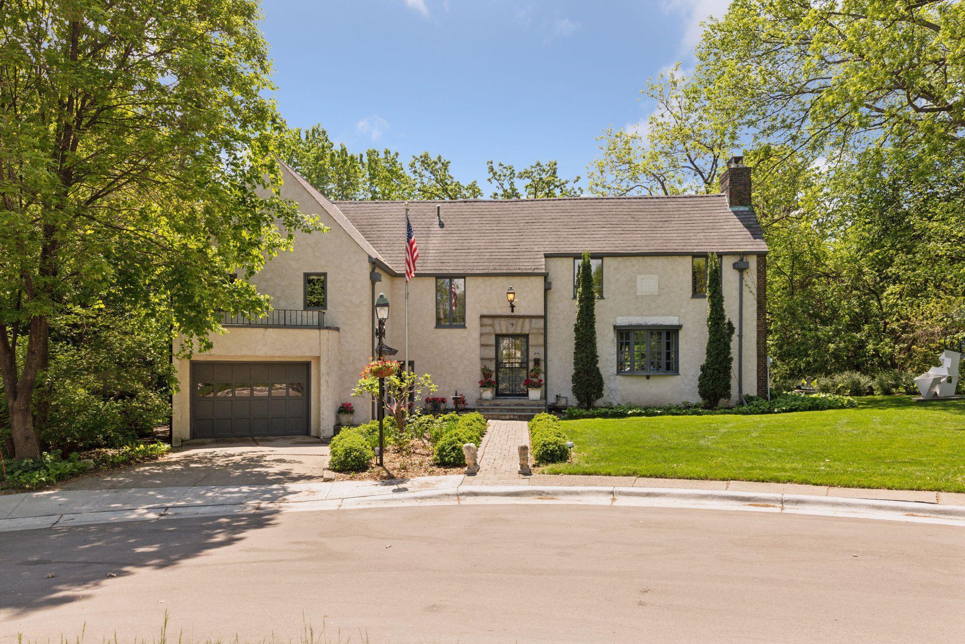 7 Montcalm Court
