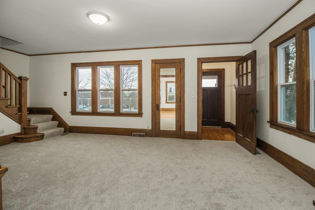 212 Page Street W